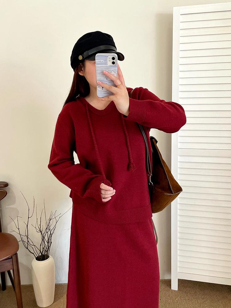 Plus Size V-neck Hooded Sweatshirt & Skirt Two-Piece Set - 2025 Winter Casual Knitwear for Women