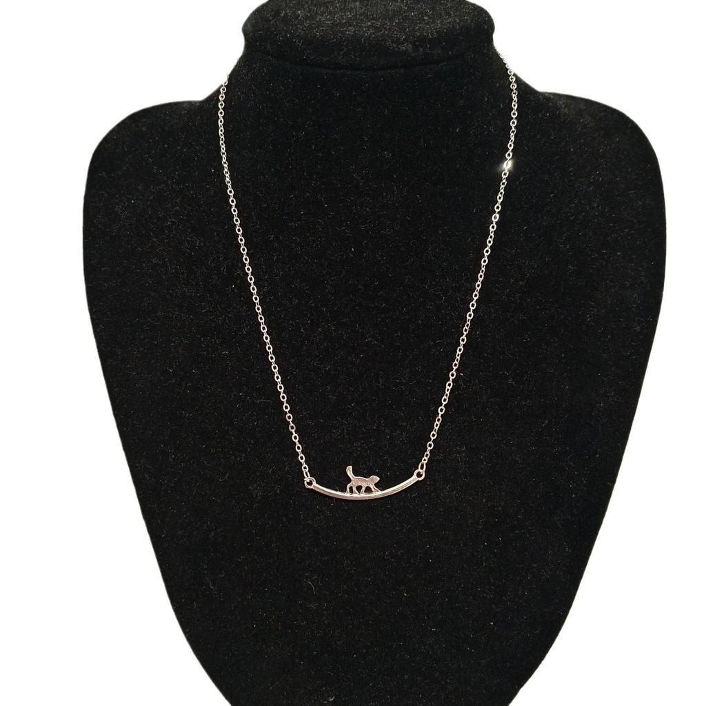 2024 Trendy Clavicle Chain: Elegant Kitten Design Necklace for Women