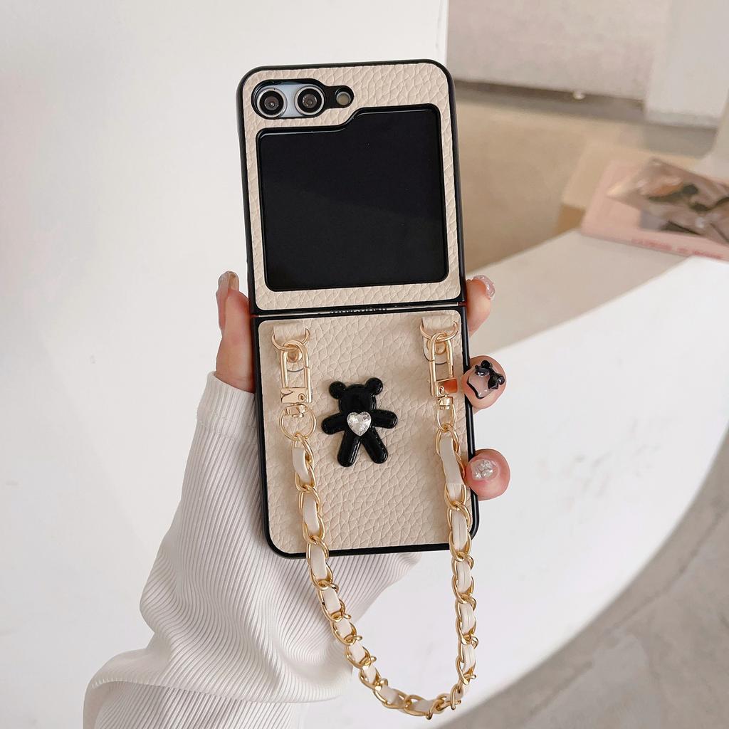 Applicable to Samsung ZFlip5 folding case cartoon bear lychee pattern zflip4 mobile phone chain wristband protective case