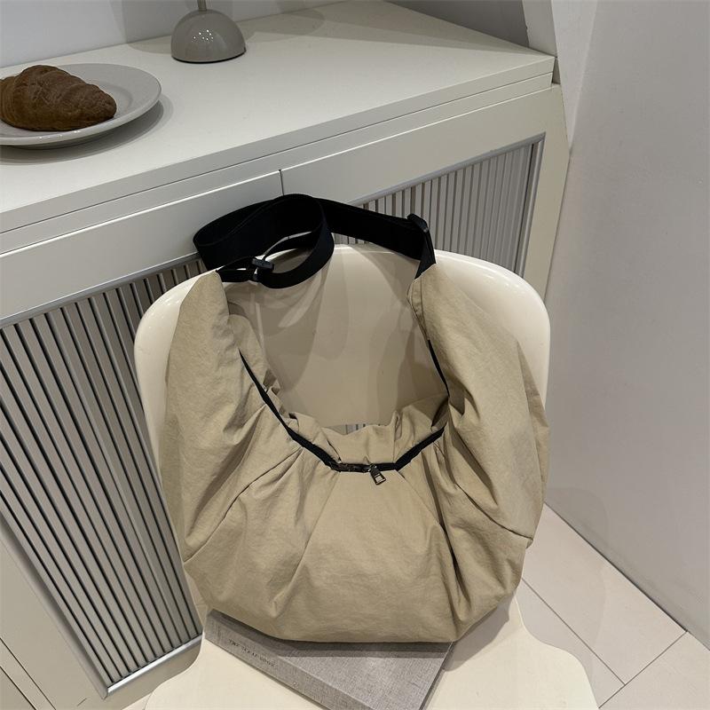 Large Capacity Shoulder Bag Texture Simple Crossbody Bags for Women Men Casual Daypack Simple Japanese Style Bags for Travel