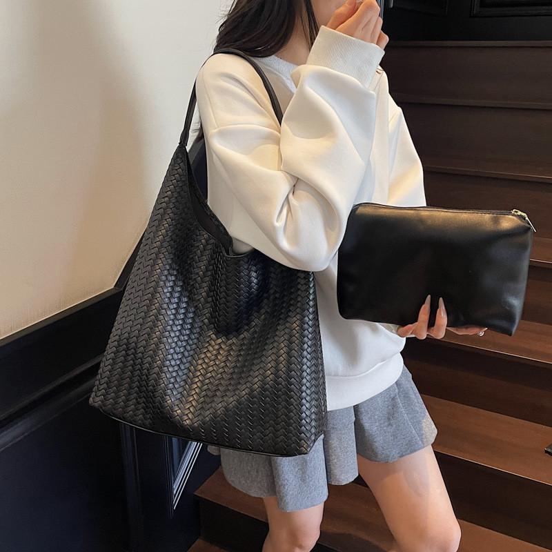 Pu Handheld Water Bucket Bag For Women With Woven Design And Large Capacity For Daily Use