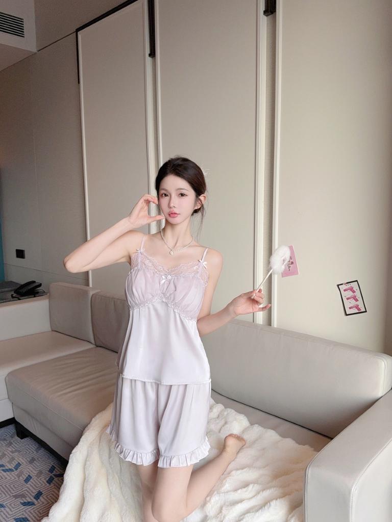 Summer New Ice Silk Pure Pajamas Sweet Princess Style Satin Suspenders Shorts Loungewear Set with Chest Pad