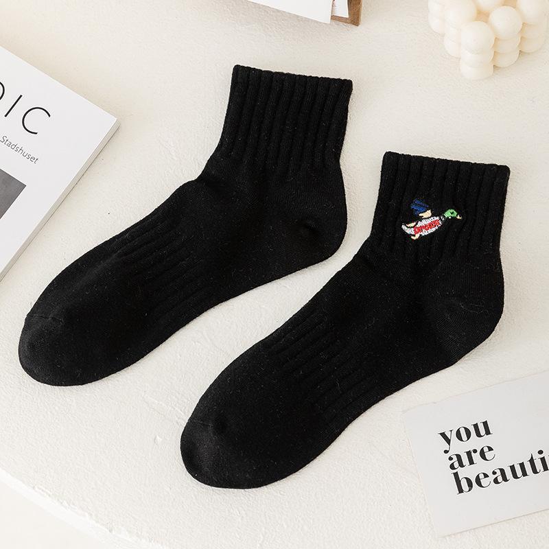 Men's Mid-Length Anti-Odor Sweat-Wicking Socks, Breathable Black & White for Spring, Autumn, Winter Style