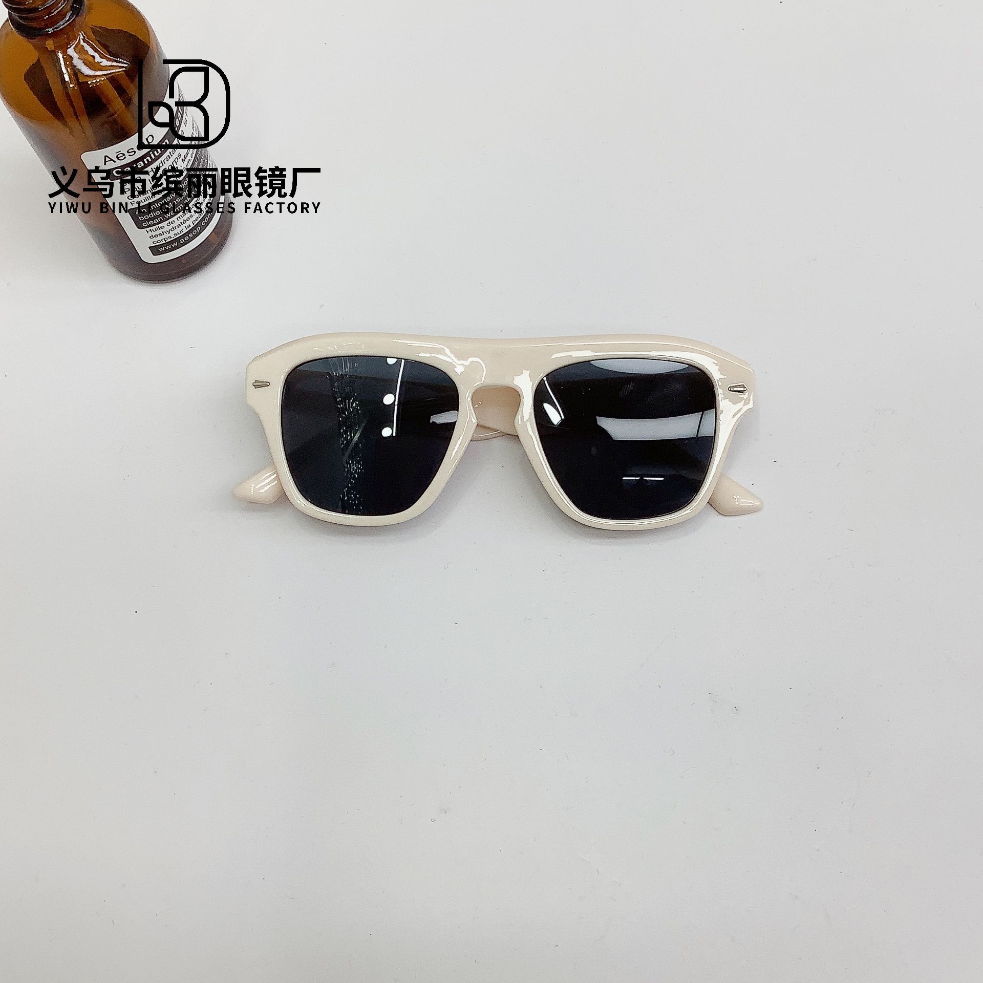 

Хит продаж Солнцезащитные очки Gm Женские Douyin Прямой эфир Солнцезащитные очки Xiaohongshu Те же Модные очки с квадратной оправой