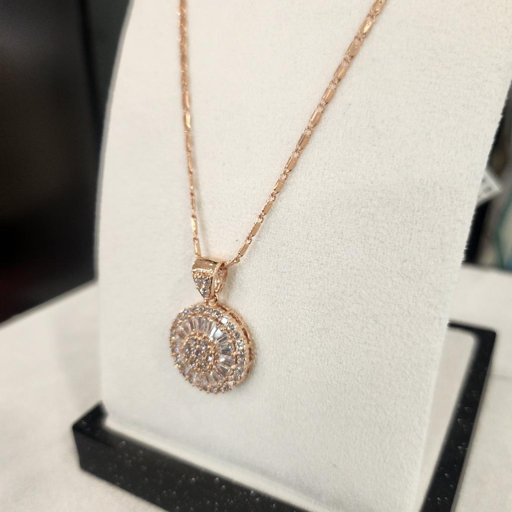 Atria Crystal Tepacubic Circle Necklace APSNEDG0001PKF