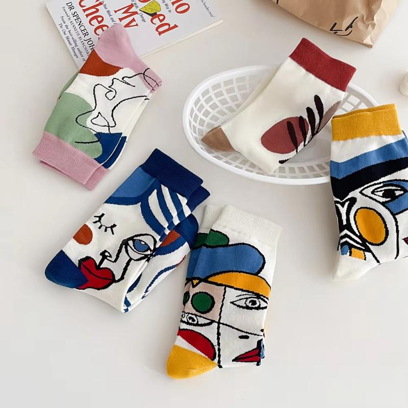 1 Pair Fashionable Oil Painting Art Printing Soft Comfortable Breathable Casual Socks Elegant Cartoon Graffiti Women Tube Socks