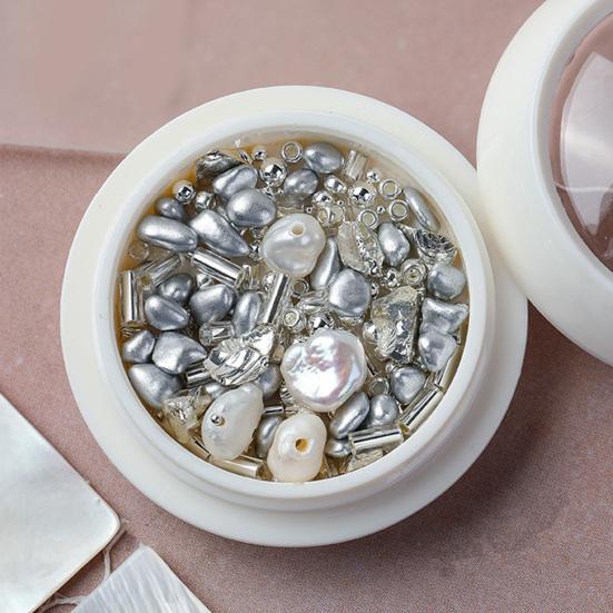 Yousheng 1 Box Nail Art Perle Exquisite DIY Leichte Geformte Perle Stein Muschel Nail Art Zubehör für Frauen