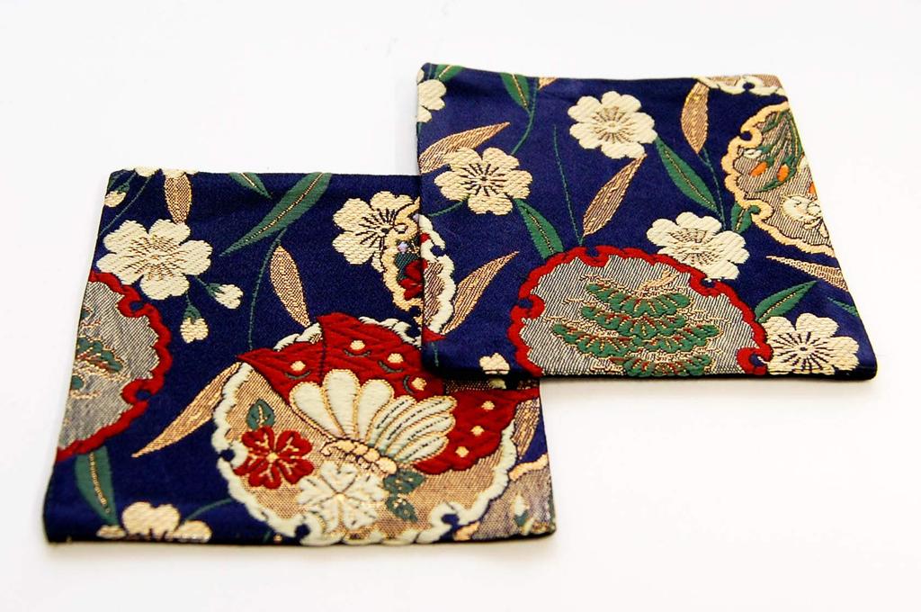 gold brocade kimono set of 2 Japanese-style coasters, (Aoi design)