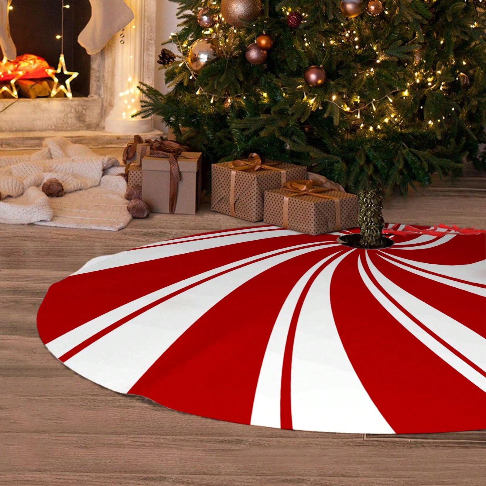 

Red Swirl Christmas Tree Skirt, Candy Cane Red White Christmas Tree Skirt, Snowman Xmas Mat, Holiday Party Home Ornaments, for Christmas Decor 75CM