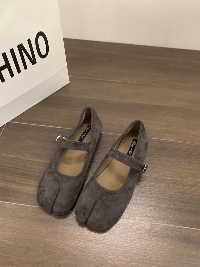 Fashion 2024 New Brand Women Spilt Toe Flats Round Toe Shallow Slip on Ladies Casual Ballet Shoes Soft Leather Eelgant Dress Shoes