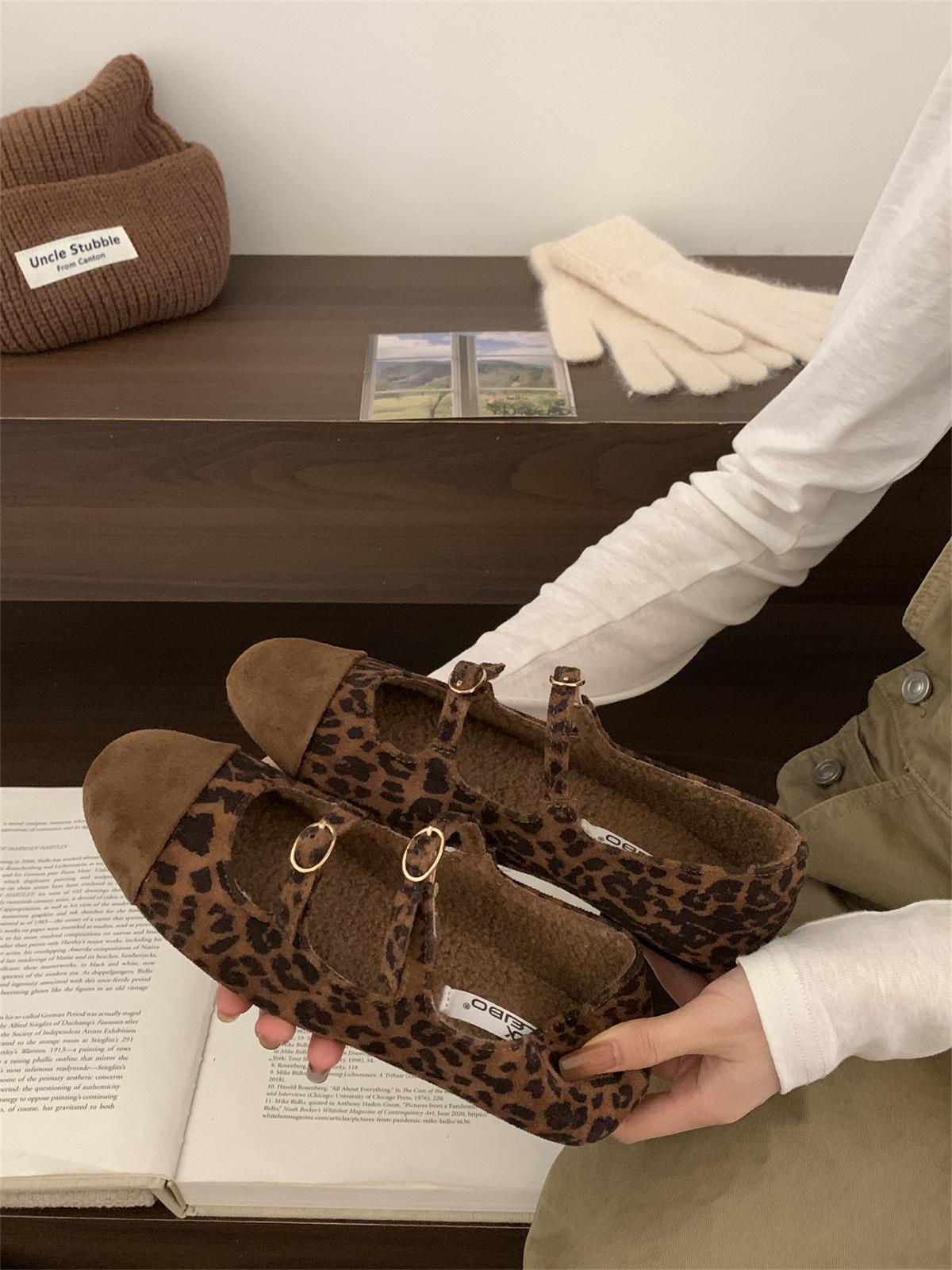 

French retro woolen gray evening single shoes women s 2025 new buckle commuter Mary Jane shoes 39 леопардовый