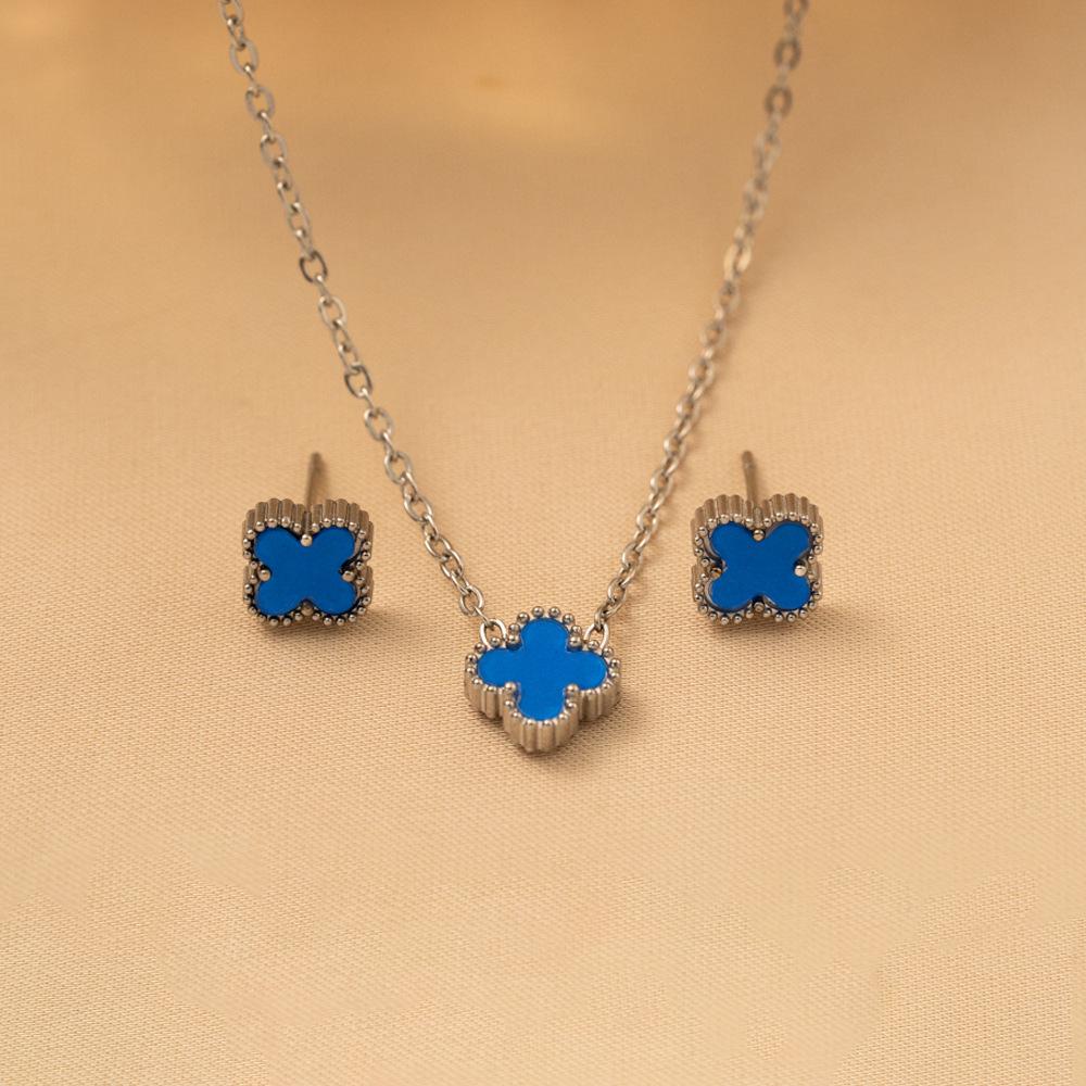 

Four-leaf Clover Earring and Necklace Set Titanium Steel Jewelry Simple and Stylish Clavicle Chain