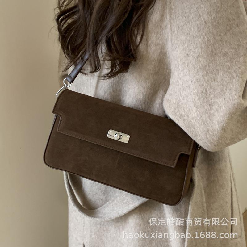 Premium sense bag women's 2025 new trendy niche armpit bag going out to work commuting single shoulder crossbody small square bag