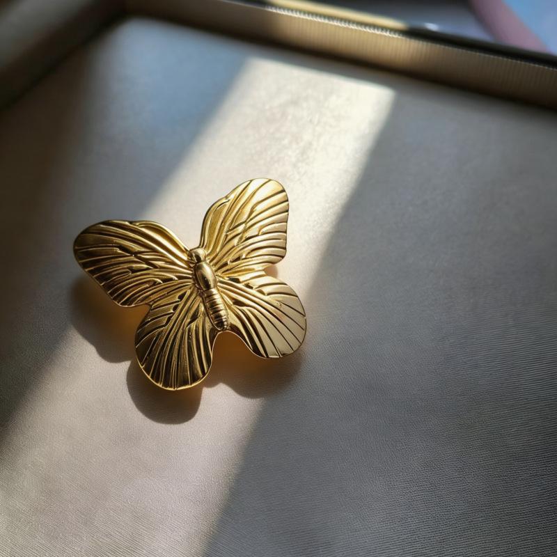 

1Pcs Hollow Butterfly Ginkgo Leaves Decoration Pins Gold Color Elegant Women S Brooch Party Wedding Jewelry A3