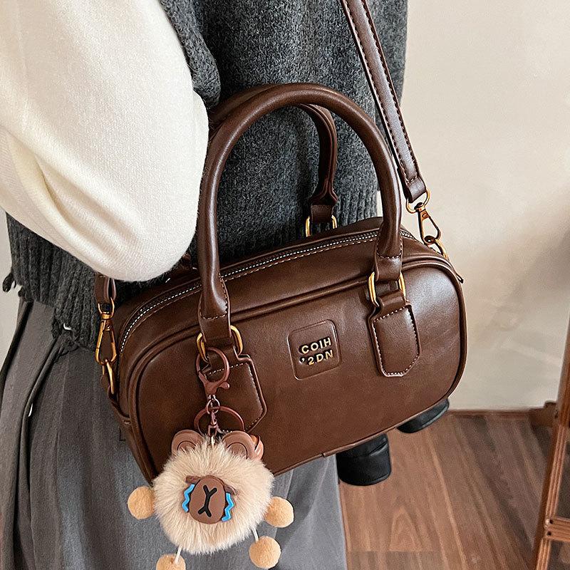 British retro fashion pillow bag women's 2025 autumn and winter new commuter versatile portable simple shoulder messenger bag