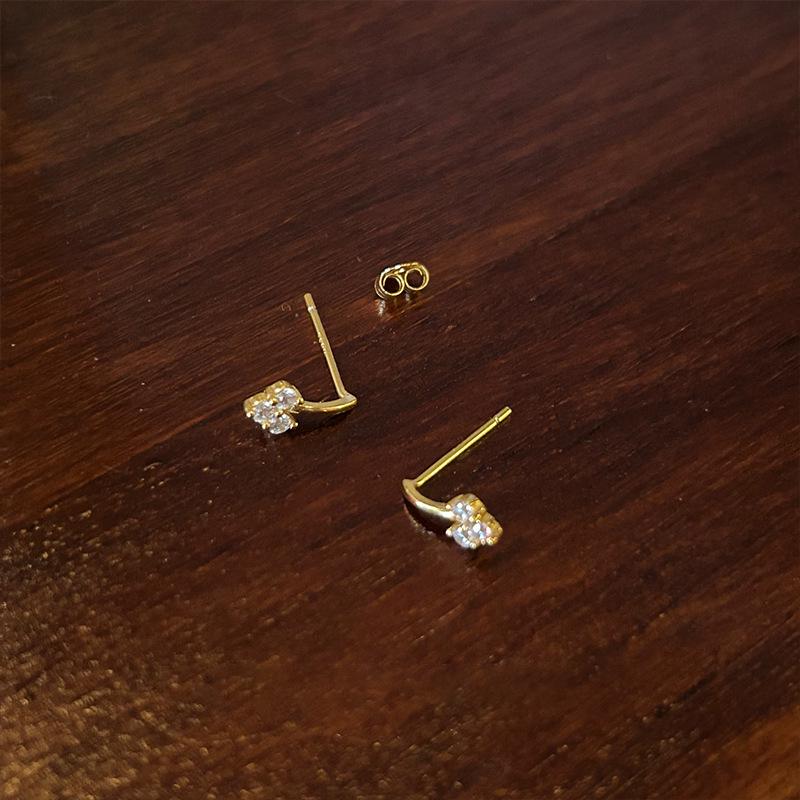 Elegant Zircon Heart Stud Earrings for Women: Chic, Stylish, Versatile, Sleep-Friendly