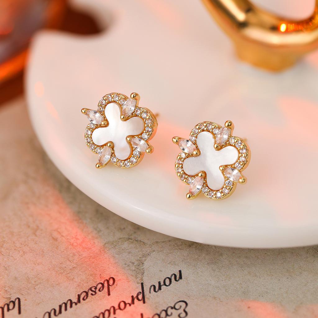 Hochwertiger Luxus Natürliche Muschelohrstecker S925 Silbernadel Ohrringe Leichter Luxus High-End Stil Temperament Ohrringe Frauen