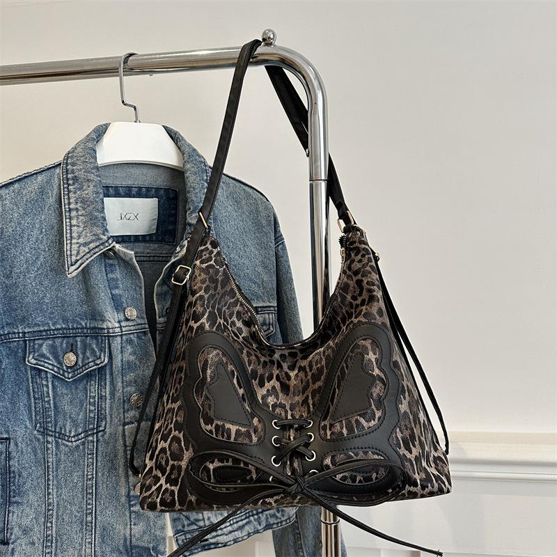 Рюкзак женский 2025 весна новый нишевый дизайн большой вместимости ретро на плечо простой текстурный дорожный тоут