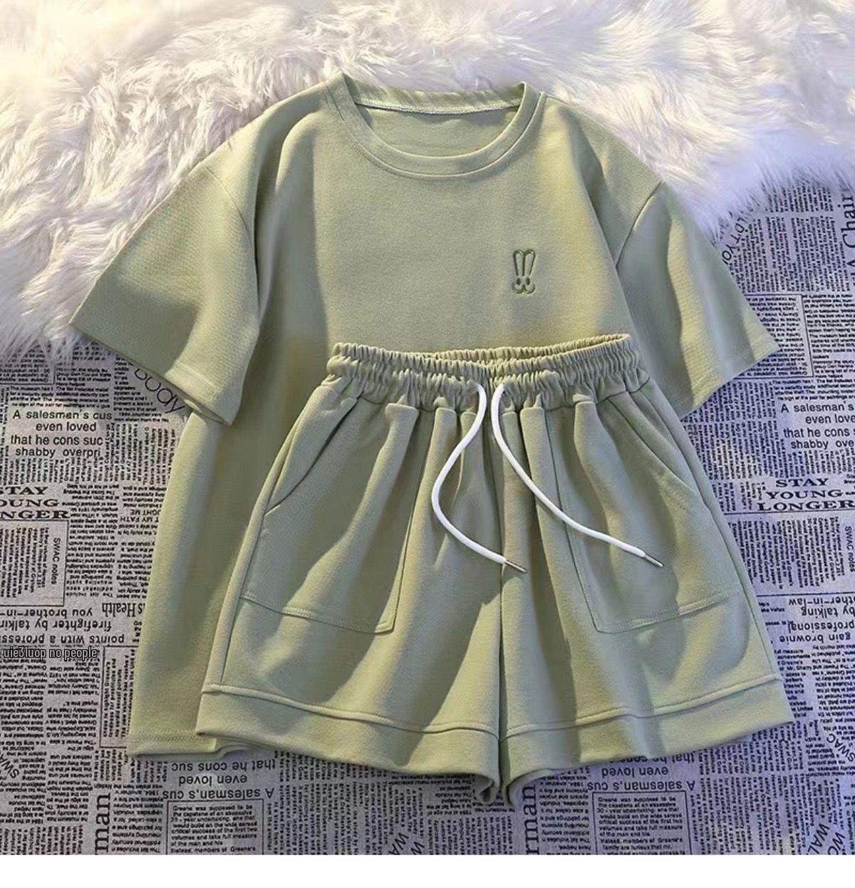 

Женский летний модный комплект из двух частей: Свободный топ с коротким рукавом и шорты с карманами M зелёный