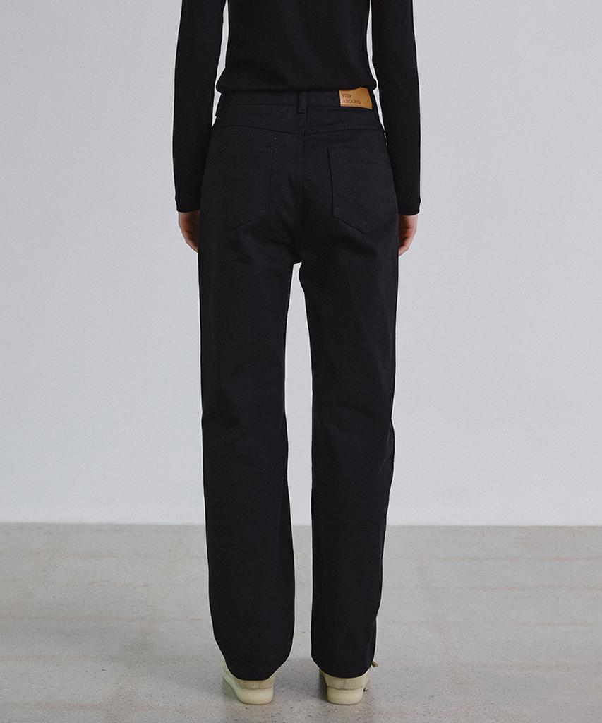 STEP AROUND Straight Soft Jean_Black
