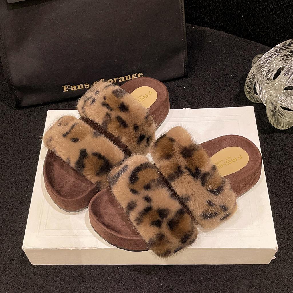 Niche Leopard Print Thick-bottomed Fluffy Slippers for Women's Autumn and Winter Wear 2025 New Fashionable Versatile Household Indoor Cotton Slippers