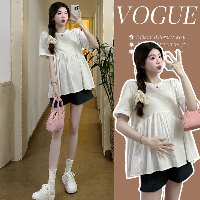 Maternity Summer Two-Piece Set: Stylish Plus-Size Shorts & Top for Trendy Moms