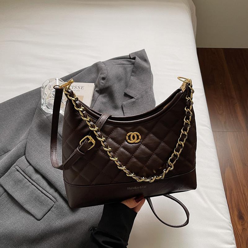 

Модная сумка на плечо в стиле легкой роскоши, маленькая ромбовидная сумка-цепочка в стиле «маленький ароматный ветер», женская, новинка осени 2025 года, простая сумка-подмышка для посещения мероприятий