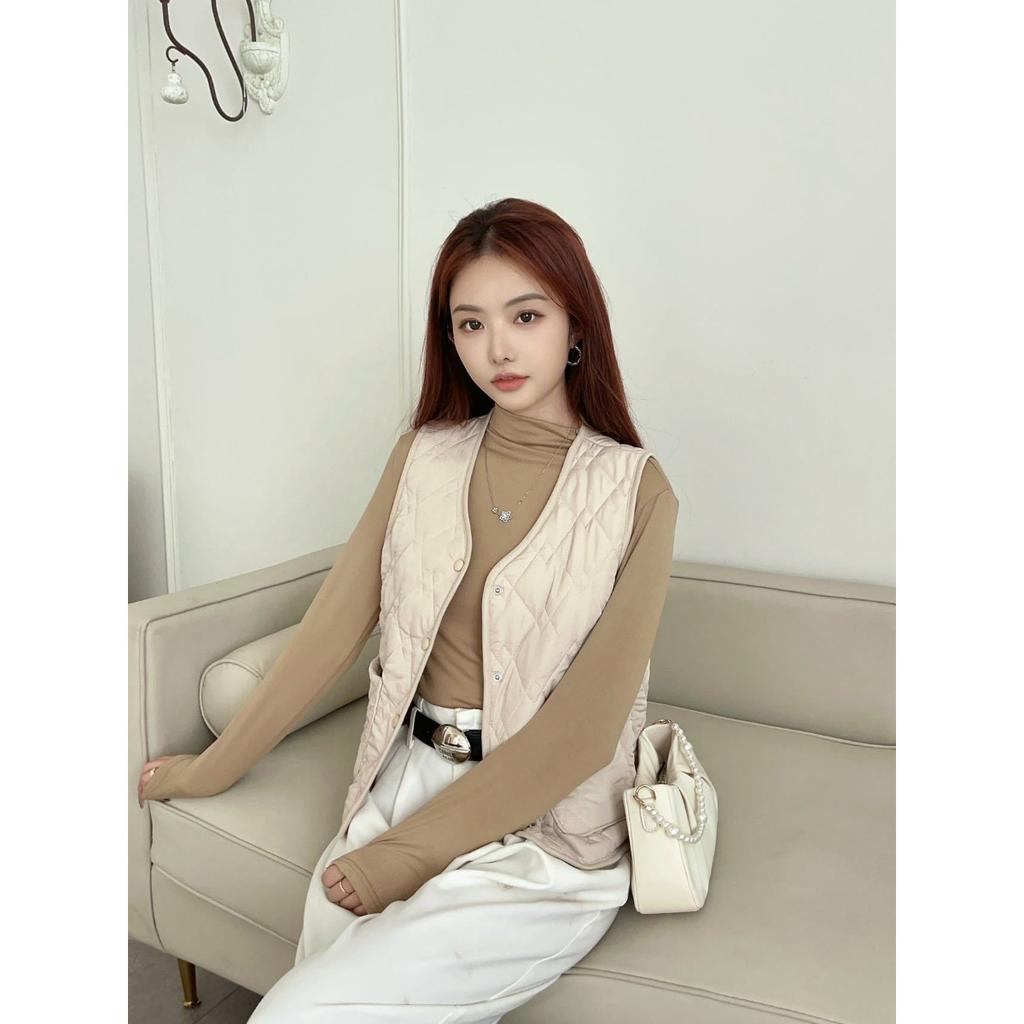 High End Quilted Vest Button Design for Autumn and Winter Windproof, Cold Proof, Warm Vest for Women's Casual Sports Vest