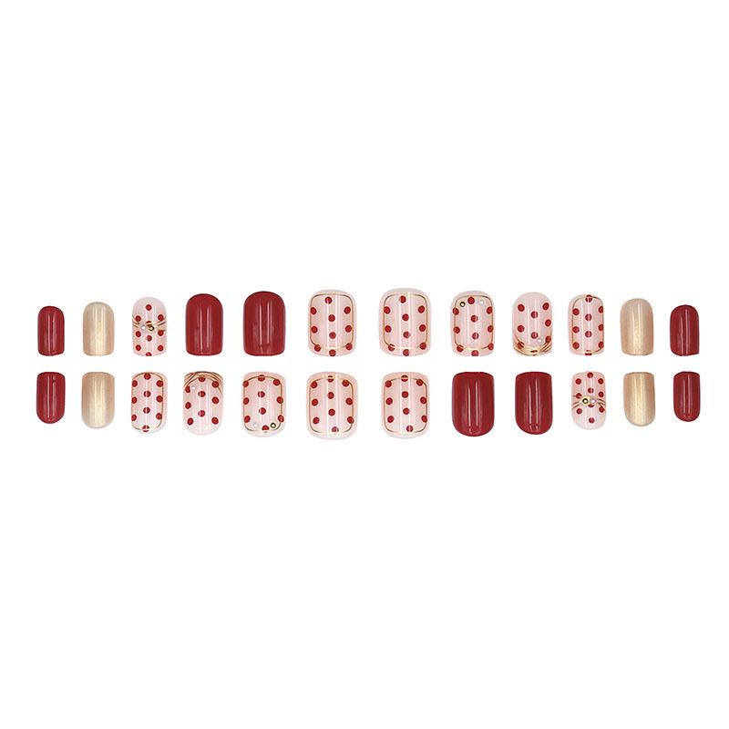 High-End Red Polka Dot Retro Whitening False Nail Tips