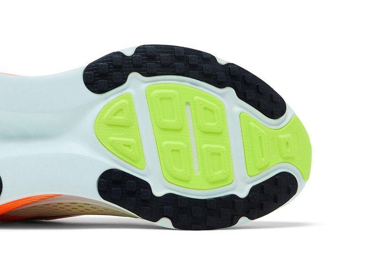 Nike Vomero 18 Barely Green Hyper Crimson
