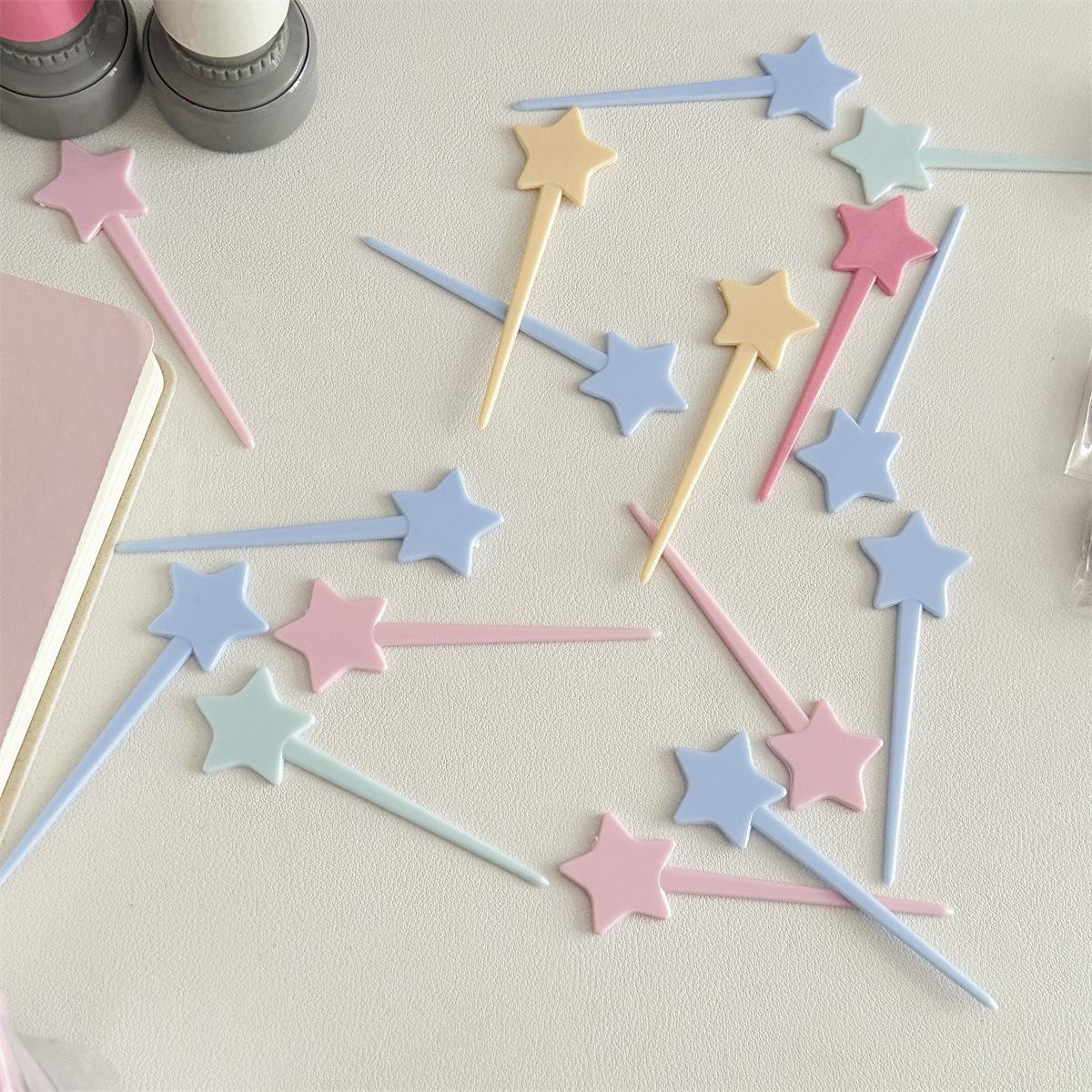

50Pcs INS-style Cute Candy Colored Star Plastic Forks for Party Fruit Platter Cake Picks Dessert Ice Cream Topper Decoration