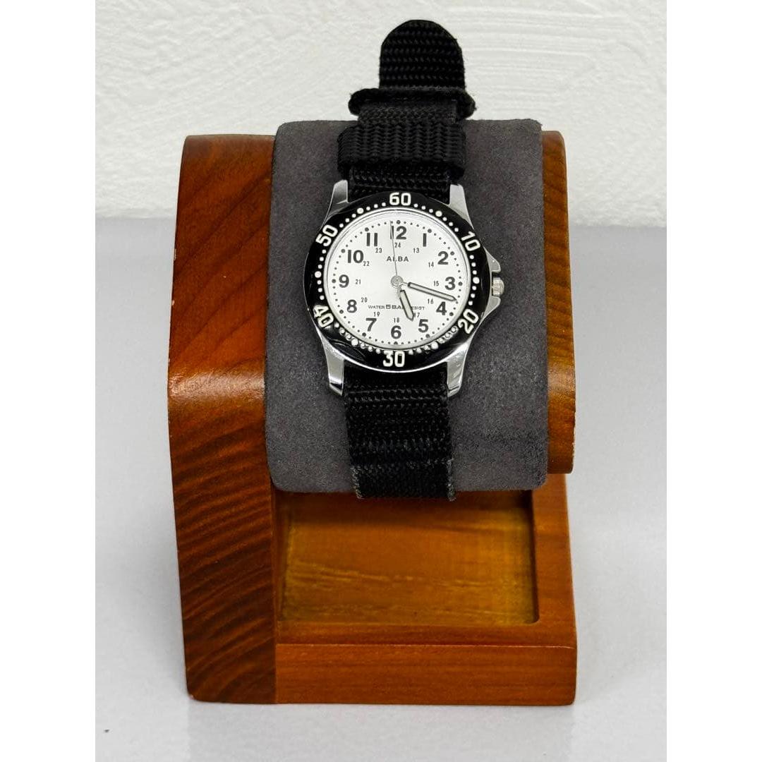SEIKO Seiko ALBA Alba V501-1C10 Кварцевые Fudo