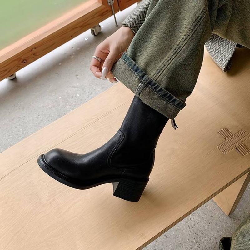 Autumn and winter women's leather boots versatile large size women's boots medium heel round head leather Martin boots new cowhide medium boots women