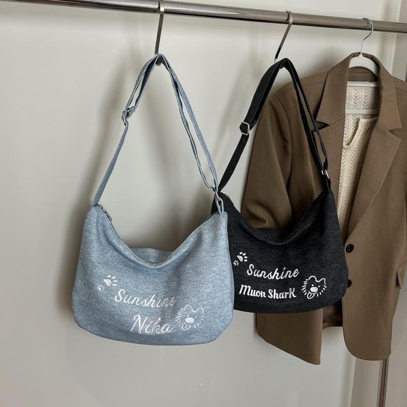Large capacity retro alphabet canvas handbag, student commuter schoolbag, denim shoulder bag, tote bag for women