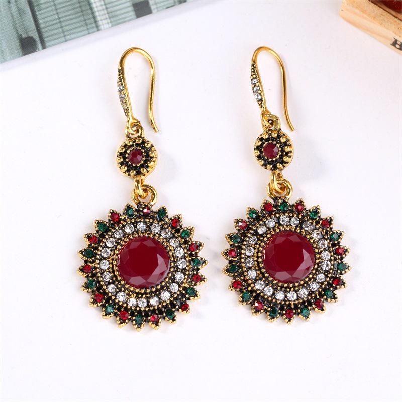 Retro Rhinestone Court-Style Circle Earrings
