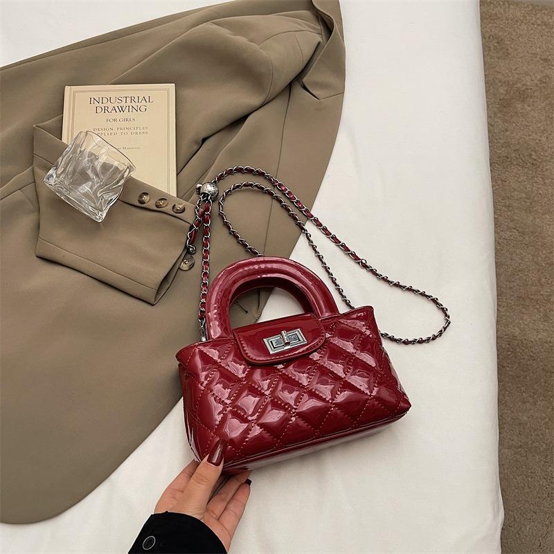 Niche diamond chain bag women's new spring and summer fashion portable commuter shoulder crossbody small square bag