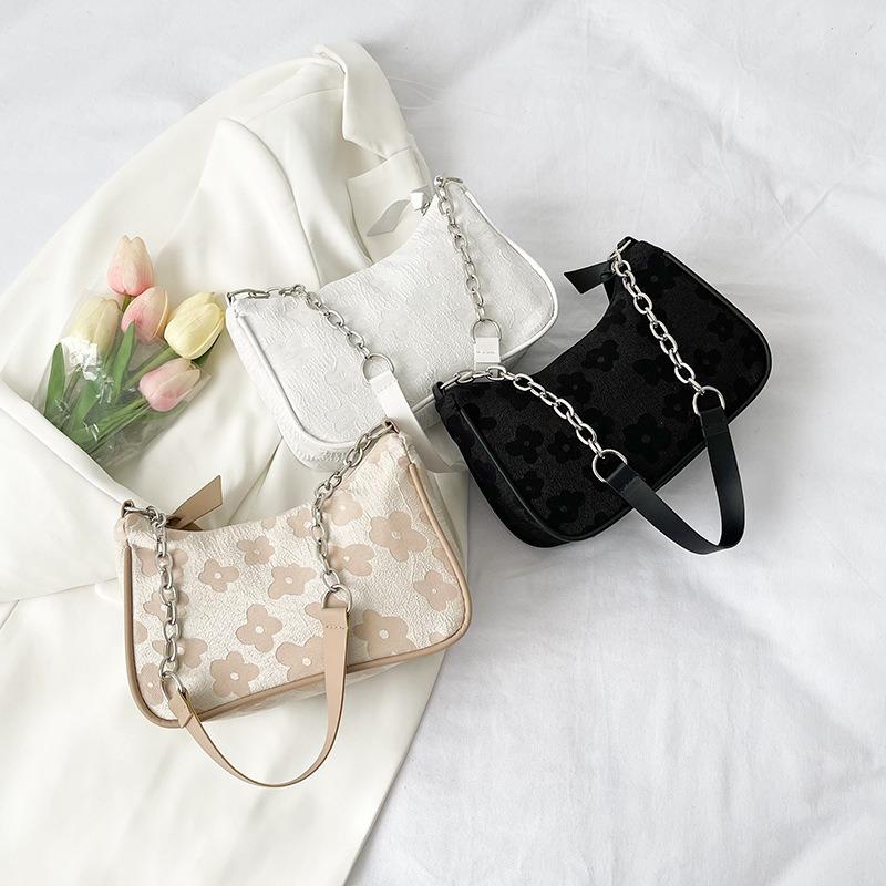 This summer, small bags, women's bags, new trendy fashion messenger bags, shoulder pleated bags.