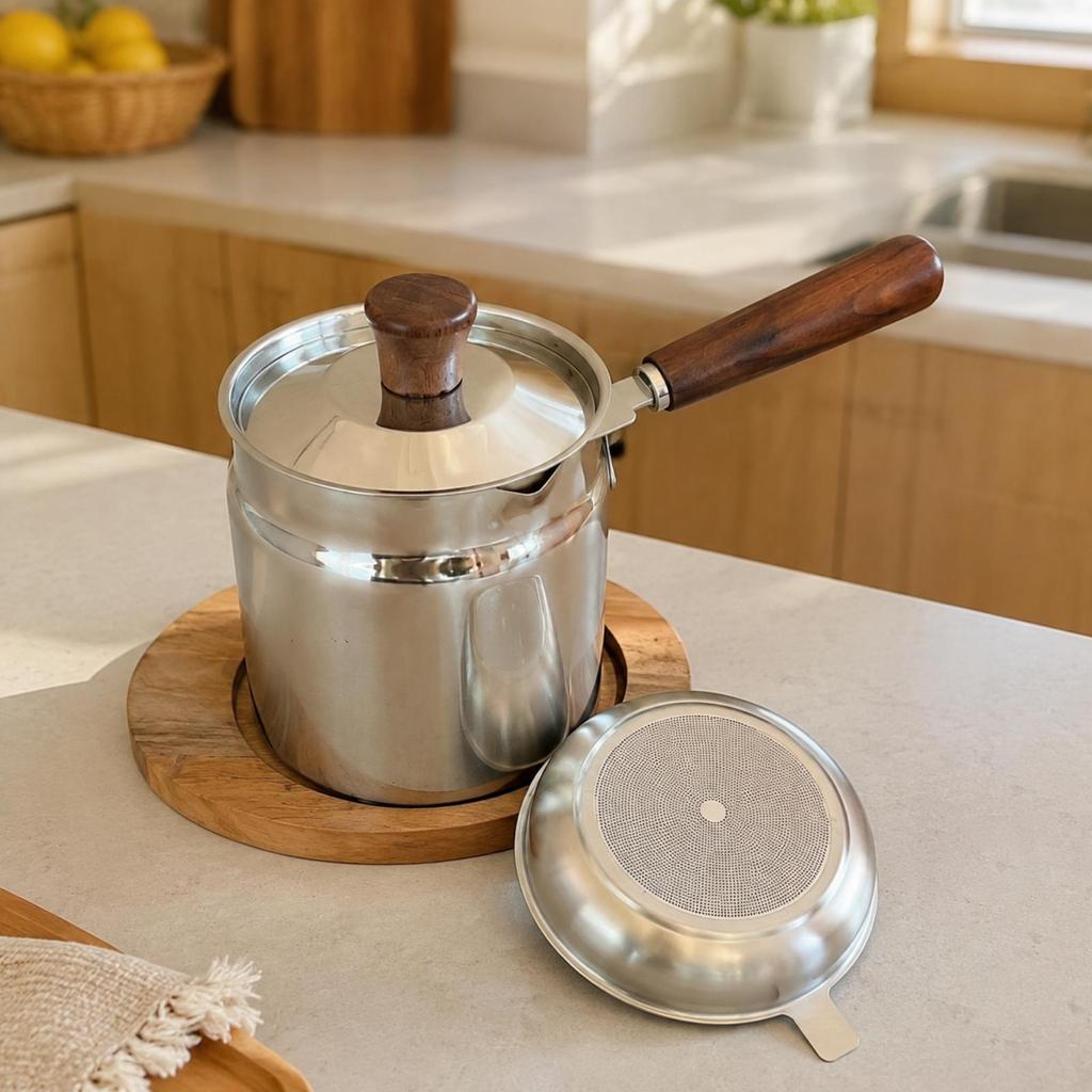 Stainless Steel Frying Pot Uncoated with Wooden-Look Handle Stovetop