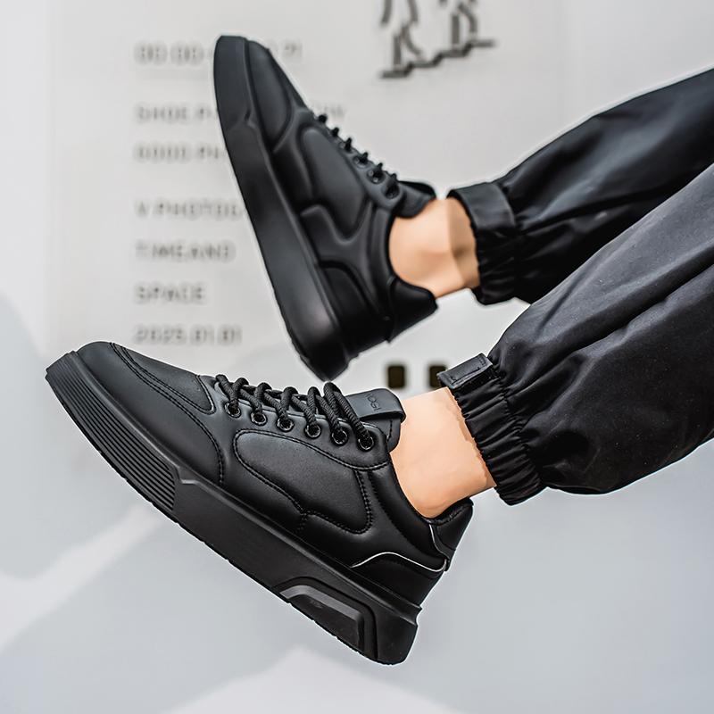 Fashion White Casual Sneakers Men's Street Skateboard Shoes Classic Thick Sole Walking Sneakers Men Comfort Outdoor Trendy Shoes