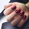 24 Stück Unifarbene Weinrot Design Falsche Nägel Kurze Quadratische Spitze Fake Nagelkunstspitzen Einfache Fertige Maniküre-Spitzen Press-On Nägel