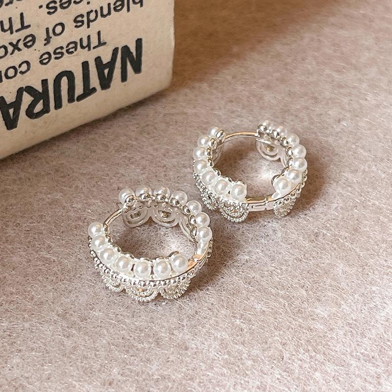 

Pearl Bud Crown Silk Lace Ear Buckle Light Luxury High-end Earrings Retro Fashion Versatile Earrings Design Sense Niche