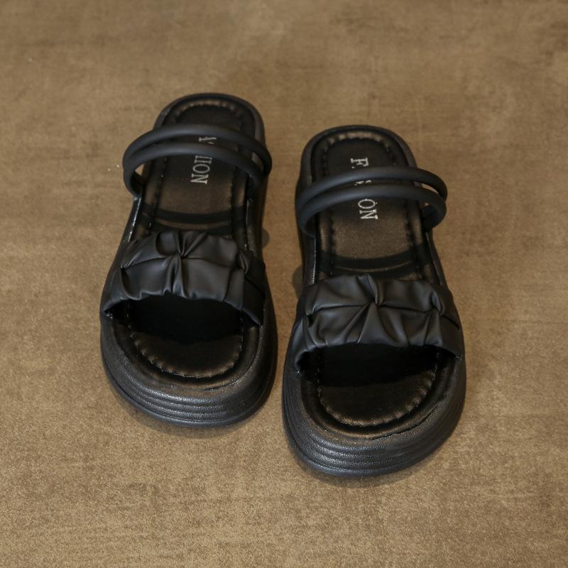 Fairy wind two wearing slippers female 2025 summer new thick-bottomed French evening wind outside wearing sandals Roman one-word slippers