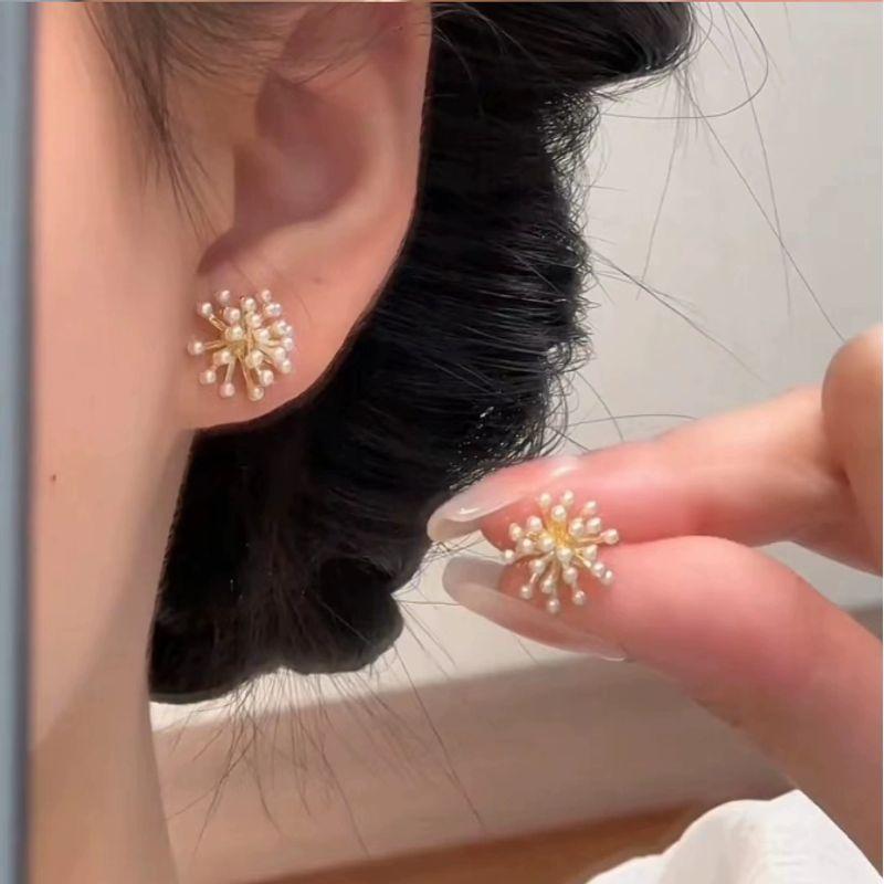 

Женские маленькие серьги-пусеты с фейерверками и жемчугом A2 Fireworks Pearl Earrings