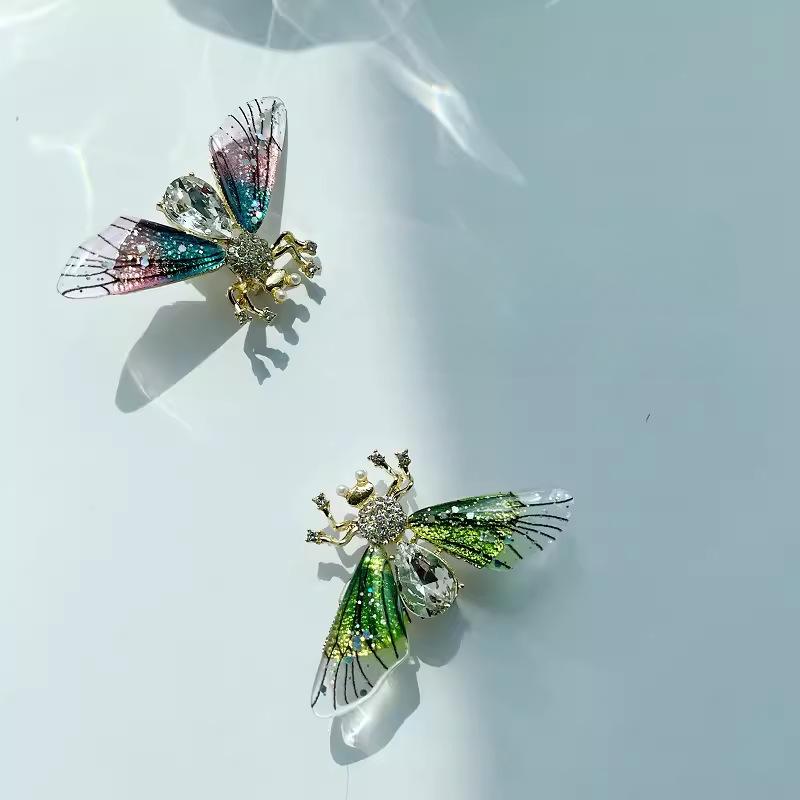 New Fairy Pink Bee Brooch High-end Transparent Wings Fashion Trend Animal Accessories Pin