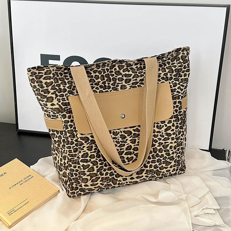 Large capacity leopard print fashion shoulder bag women's new simple personalized tote bag large shopping bag leisure travel bag