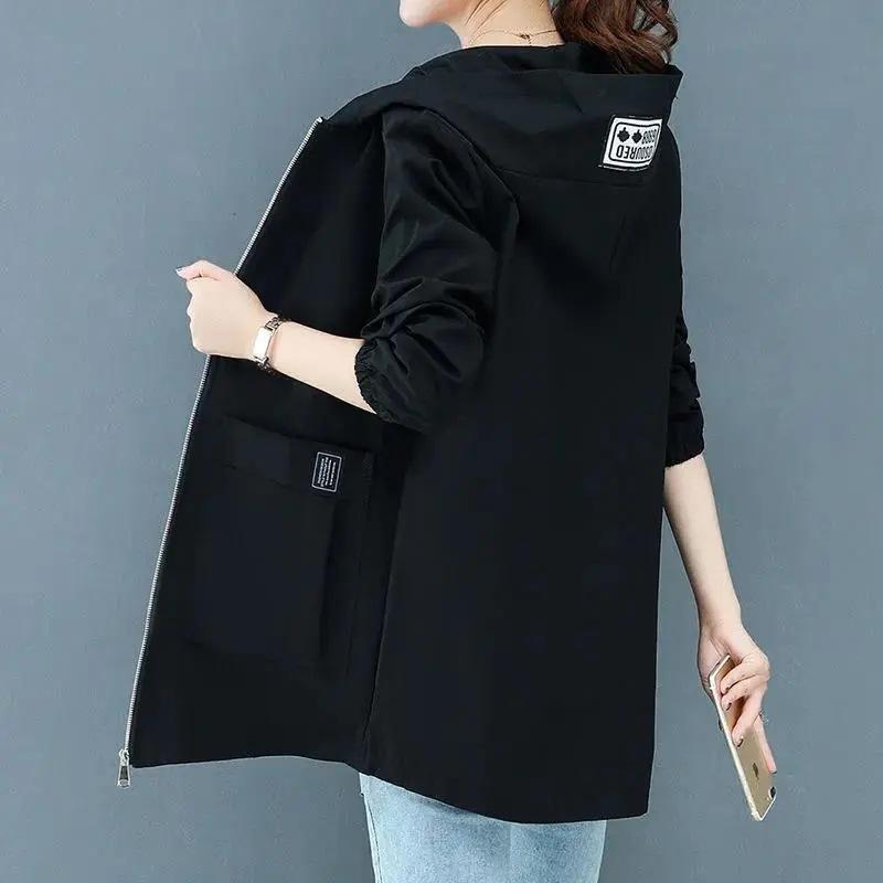 Women With Big pockets Windbreaker Middle-Aged Mother's Hooded Long Jacket Women's Spring Autumn Loose Outwear