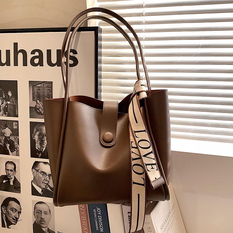 Damen Schultertasche mit großem Fassungsvermögen für den Frühling - Trendige, modische Tragetasche mit Textur