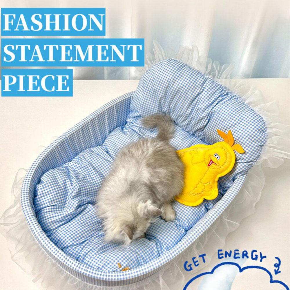 Cute Lace-Trimmed Pet Cat Princess Sofa Bed For Four Seasons  Washable and Removable Soft Plush Oval