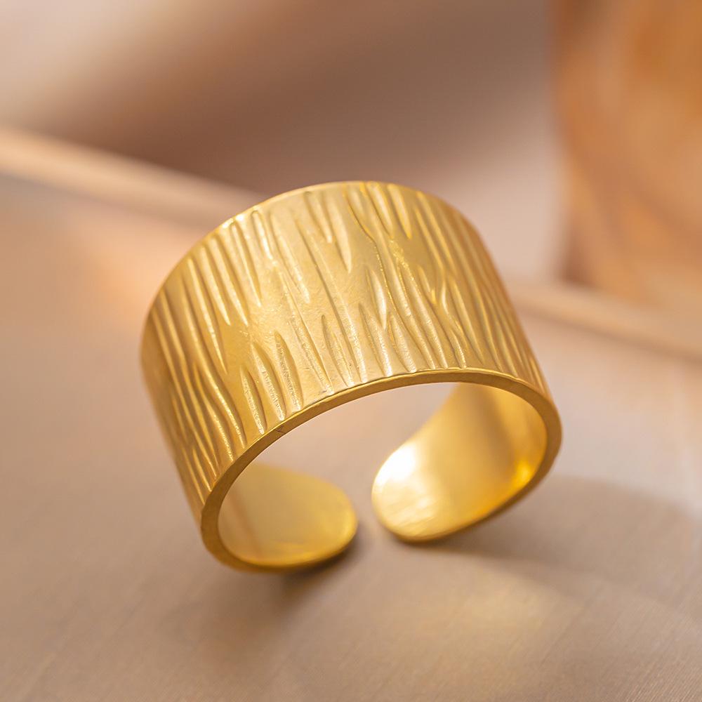 High-End Geometric Asymmetrical Retro Fashion Ring