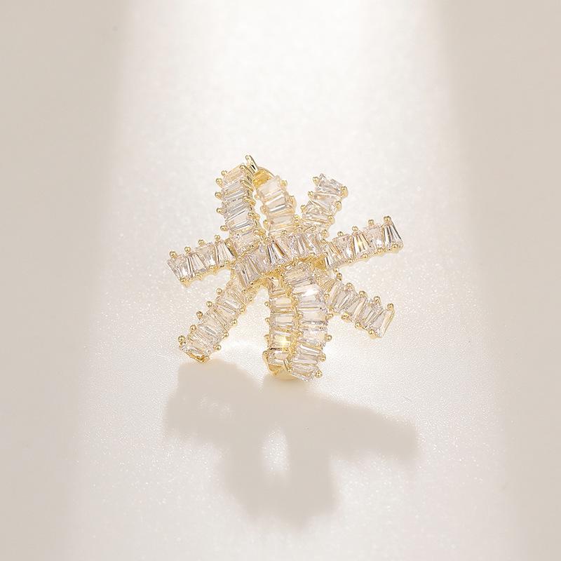 Bo Xin Yun Korean Zirconia Bow Brooch Collar Pin